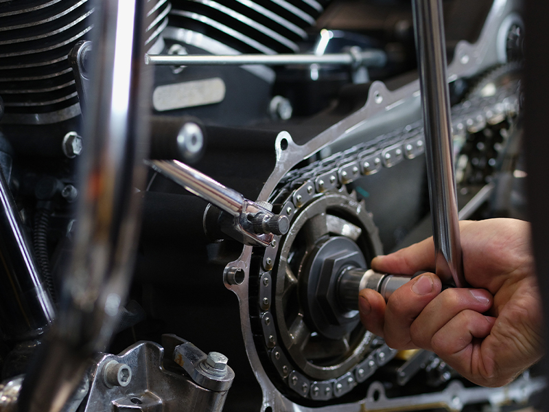 Qual é a diferença entre uma chave de catraca e uma chave de torque?